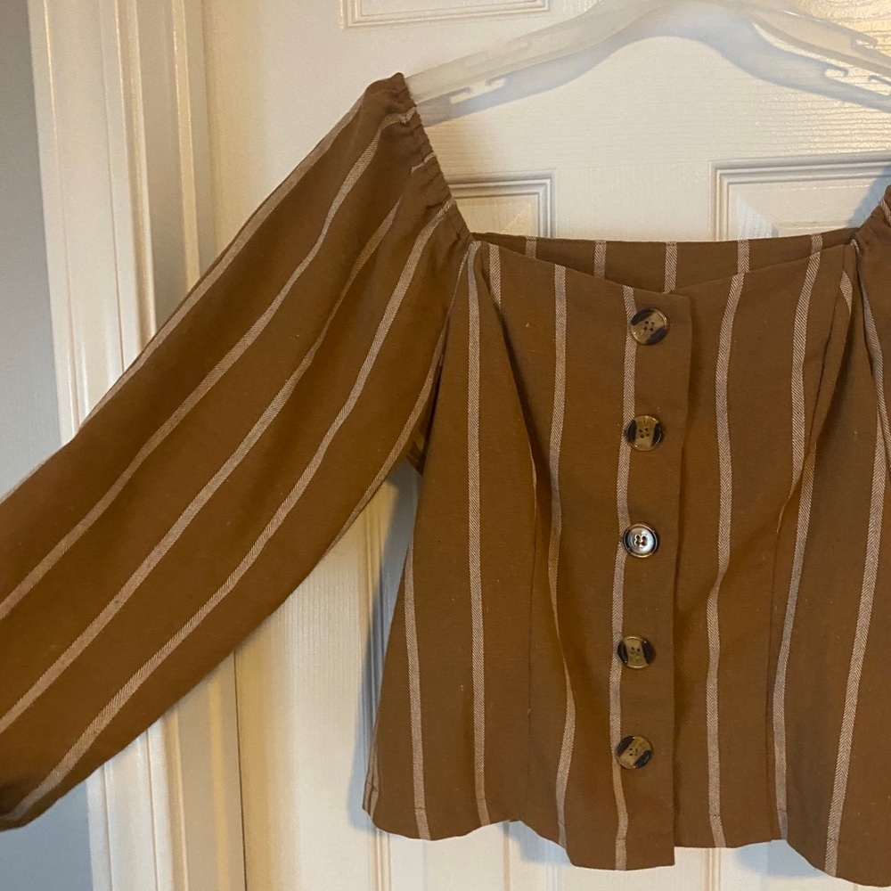 Gold button down - Picture 2 of 5